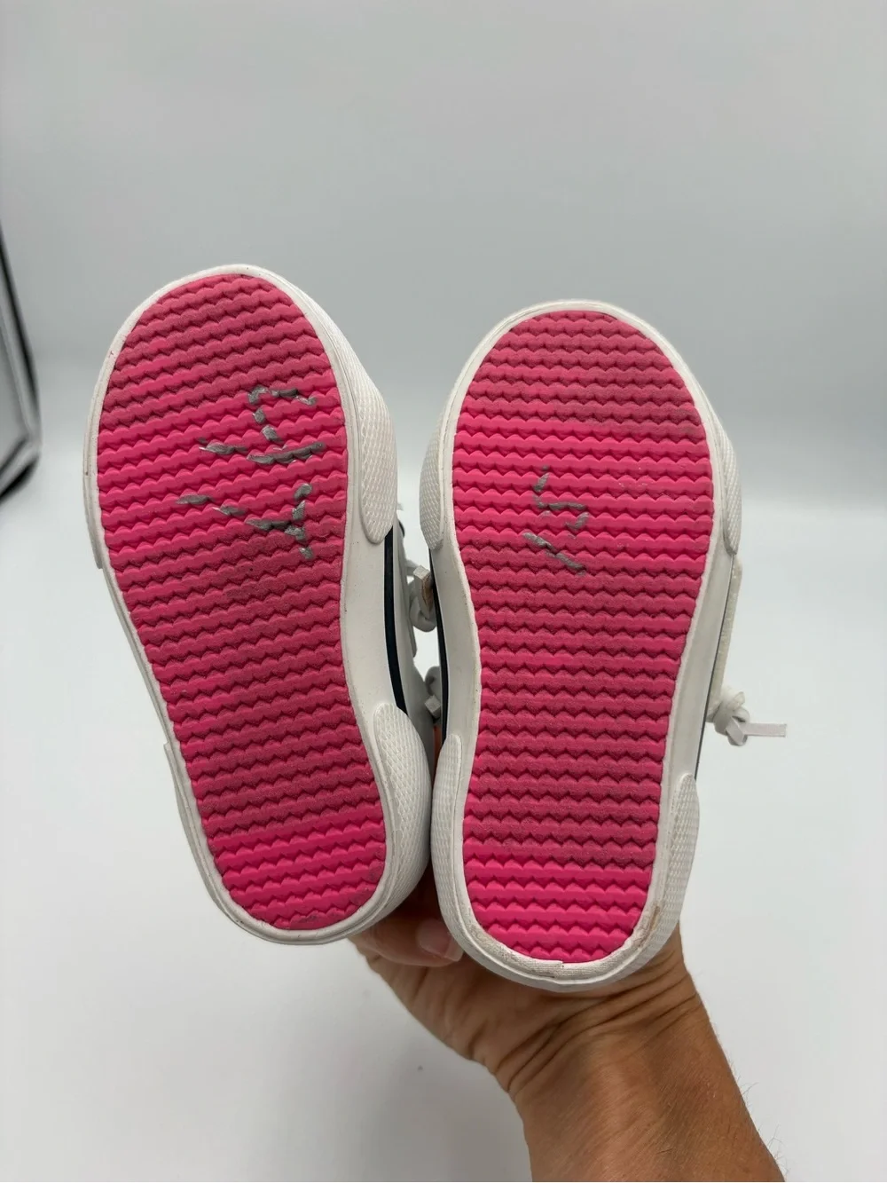 Sperry babies White Boat Shoe Sneaker with Pink Eyelet Accent- size 5